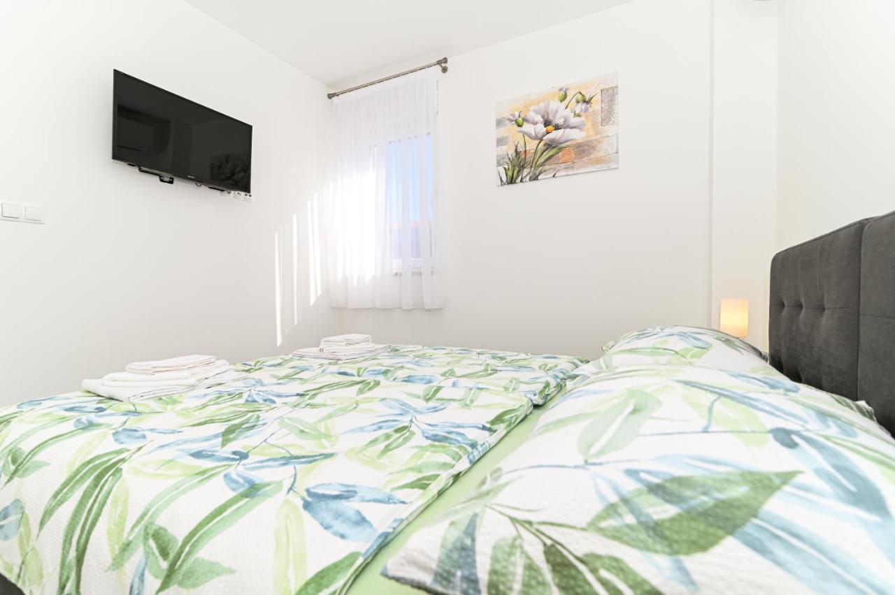 Luxury Apartment With Swimming Pool Ana 트로기르 외부 사진