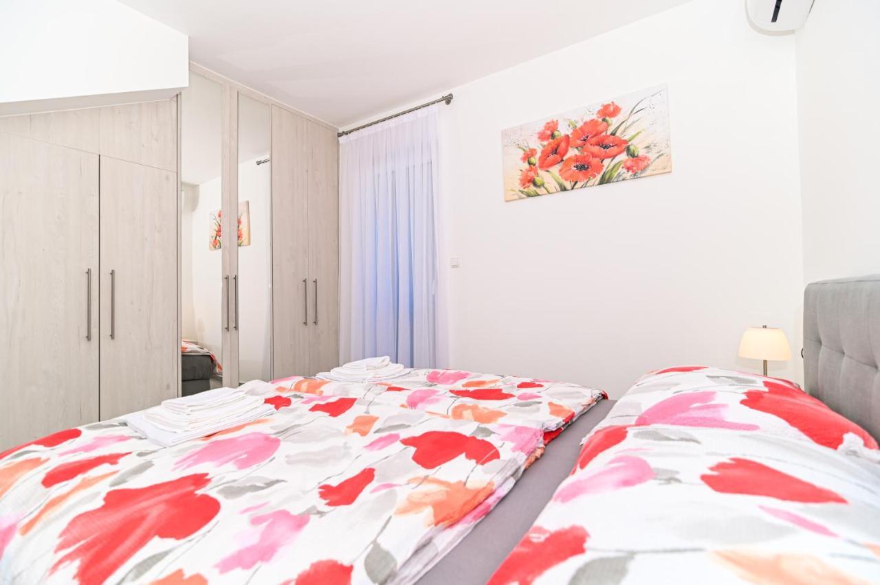 Luxury Apartment With Swimming Pool Ana 트로기르 외부 사진