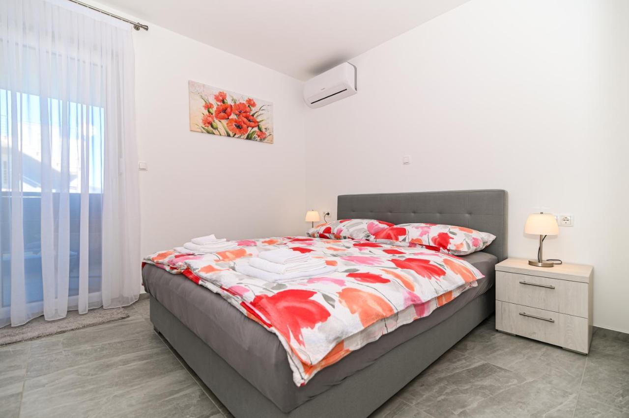 Luxury Apartment With Swimming Pool Ana 트로기르 외부 사진