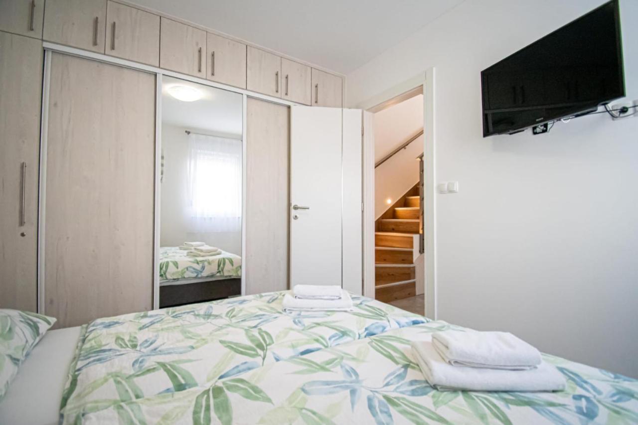 Luxury Apartment With Swimming Pool Ana 트로기르 외부 사진